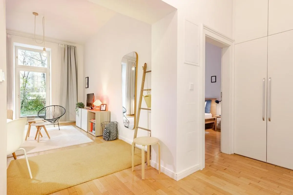 Modern Apartment With Garden Πράγα